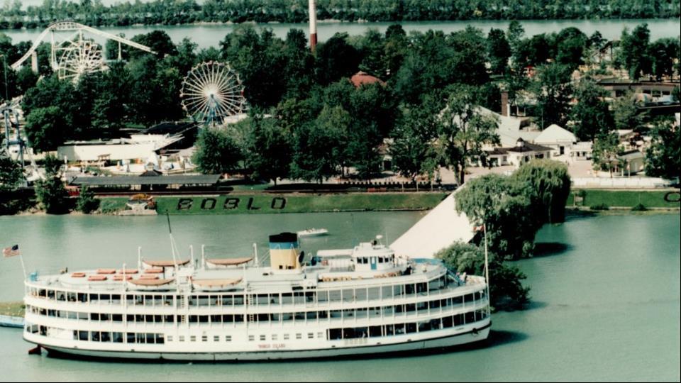 BOBLO BOATS: A DETROIT FERRY TALE